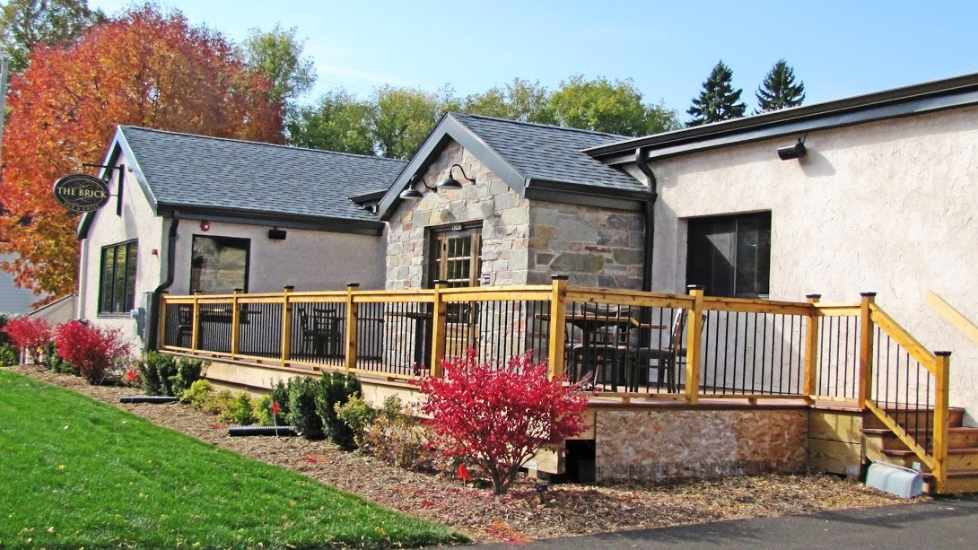 The Brick Pub & Grill